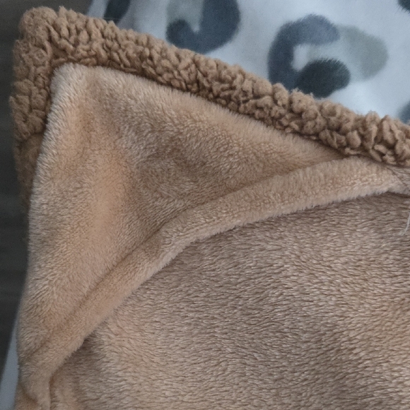 Grogu Baby Yoda Kids Hooded Blanket – Star Wars Cozy Fleece Throw - Picture 8 of 10